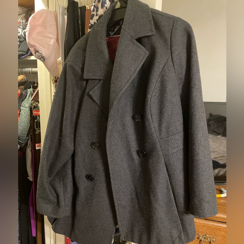 Tommy Hilfiger coat. Gray. Size 2x.